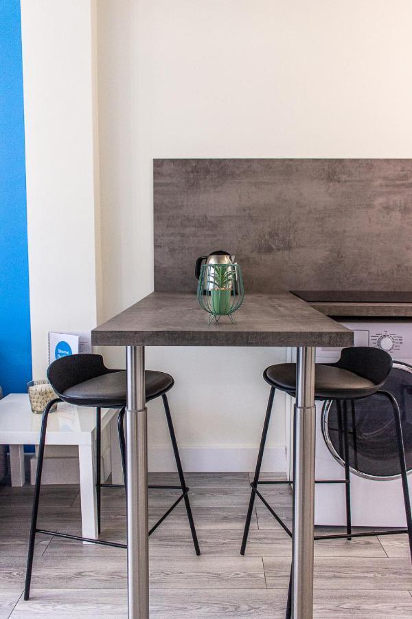 Apartament Maisonnette Avec Jardin, Parc Du Chene Bron Zewnętrze zdjęcie