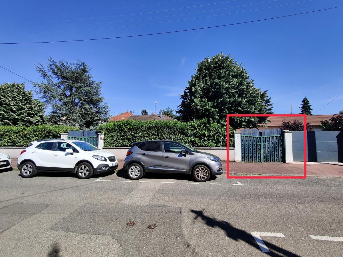 Apartament Maisonnette Avec Jardin, Parc Du Chene Bron Zewnętrze zdjęcie